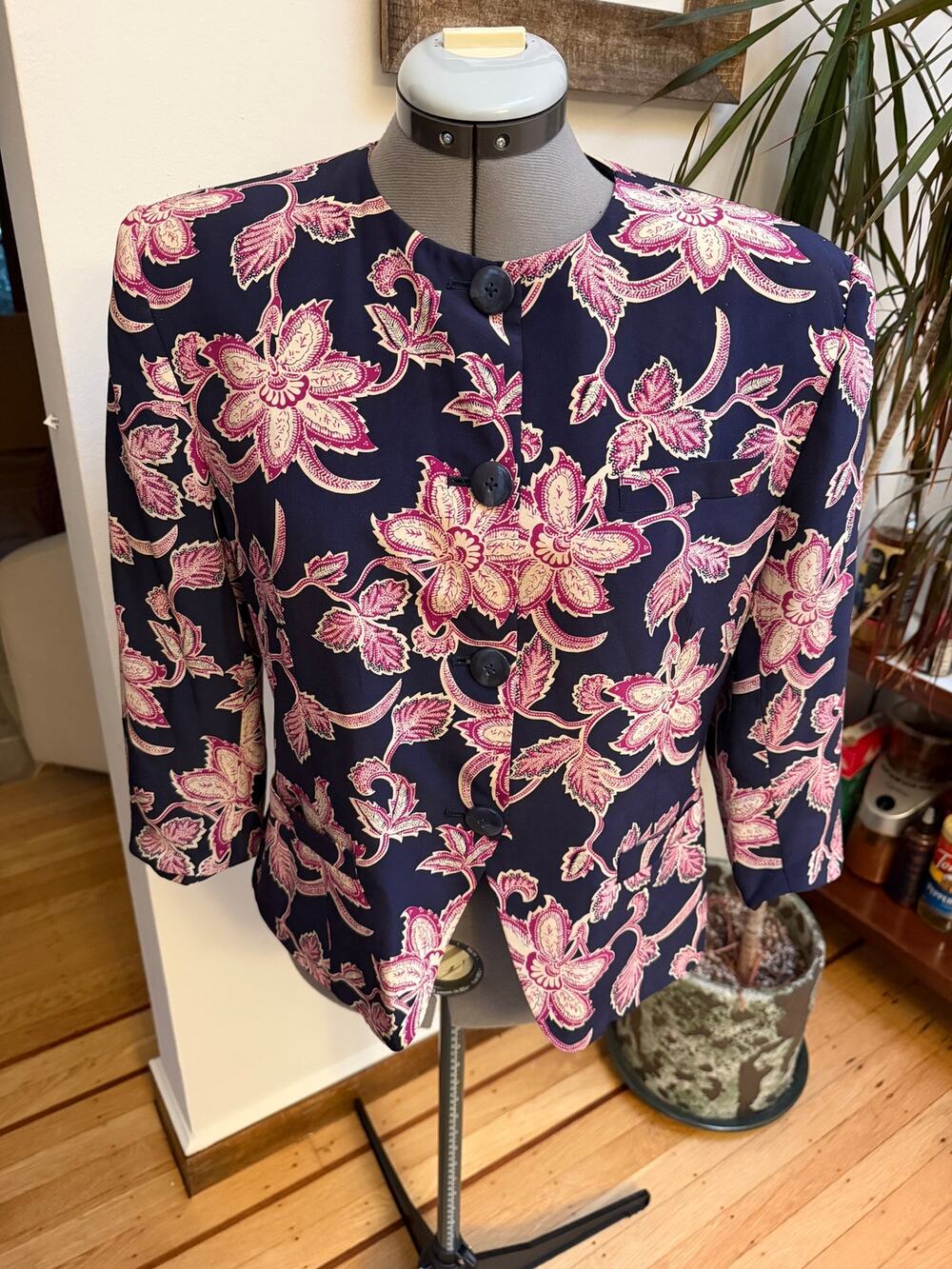 Vintage 90s Jones New York 100% Silk Batik Floral Blazer Jacket Sz 8